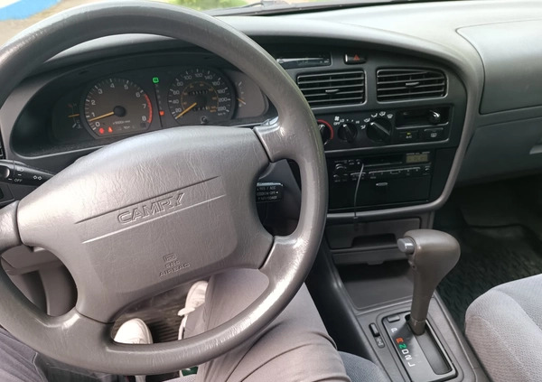Toyota Camry cena 12000 przebieg: 355000, rok produkcji 1995 z Łódź małe 121
